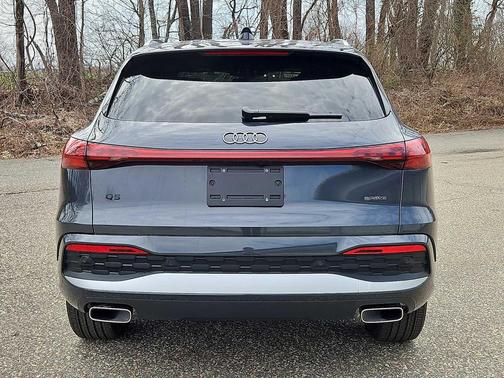 2025 Audi Q5 Premium TFSI quattro S tronic