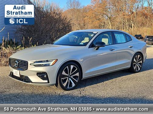 2022 Volvo S60 T5 Momentum