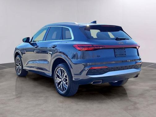 Tambora Gray Metallic 2025 Audi Q5 Premium Plus TFSI quattro S tronic