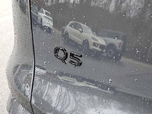 Tambora Gray Metallic 2026 Audi Q5 Premium Plus TFSI quattro S tronic