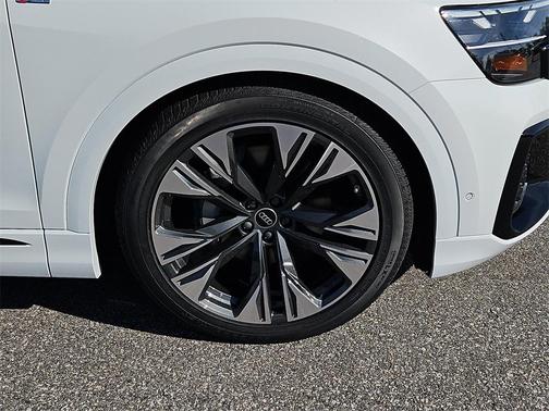2026 Audi Q8 55 Premium Plus