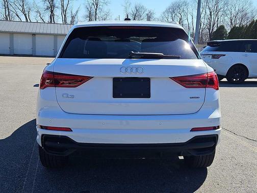 Arkona White 2025 Audi Q3 Premium 45 TFSI S line quattro Tiptronic