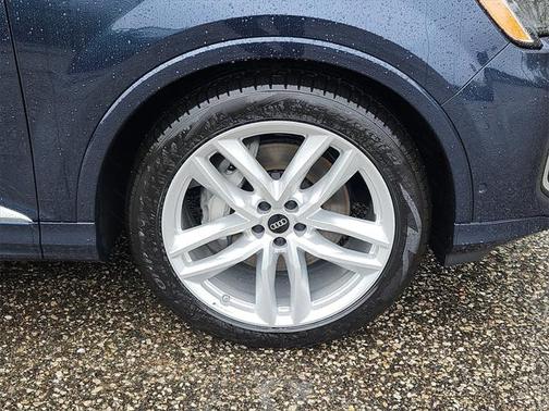 2025 Audi Q7 55 Prestige