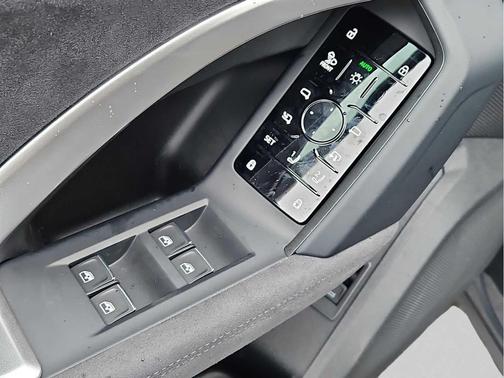 TAMBORA GRY MET 2026 Audi SQ5 3.0T Premium Plus