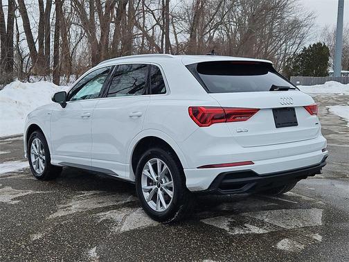 2025 Audi Q3 Premium 45 TFSI S line quattro Tiptronic