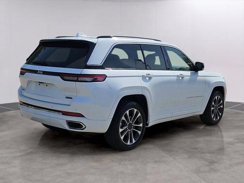 2022 Jeep Grand Cherokee Overland