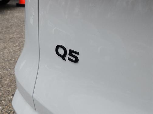 2025 Audi Q5 Premium Plus TFSI quattro S tronic