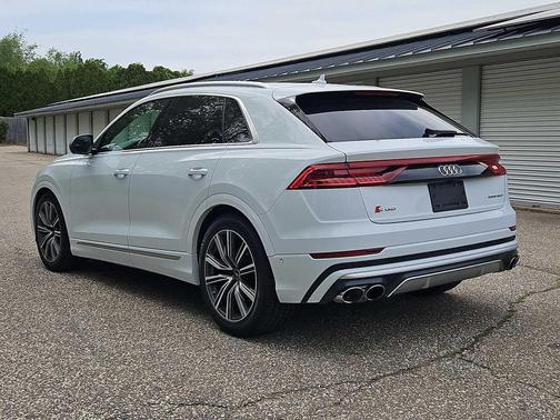 Glacier White Metallic 2023 Audi SQ8 4.0T Premium Plus