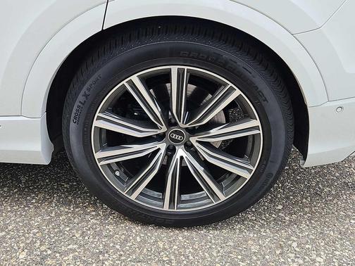 Glacier White Metallic 2023 Audi SQ8 4.0T Premium Plus