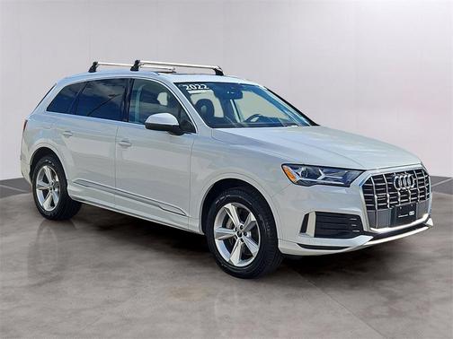 2022 Audi Q7 45 Premium