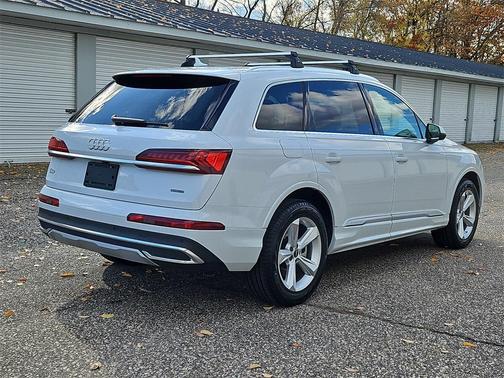 2022 Audi Q7 45 Premium