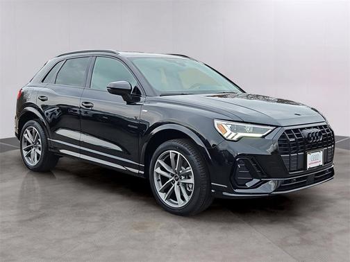 2025 Audi Q3 Premium 45 TFSI S line quattro Tiptronic