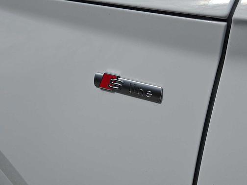 Arkona White 2025 Audi Q5 45 S line Premium Plus