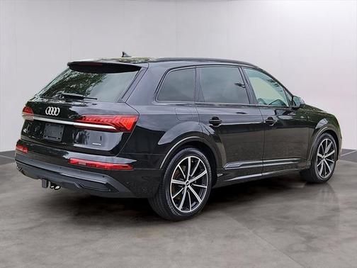 2021 Audi Q7 55 Premium Plus