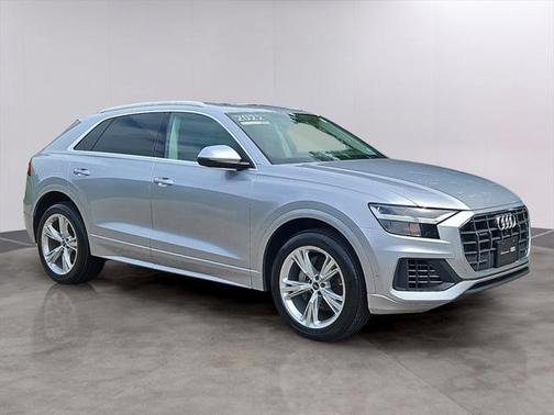 2022 Audi Q8 55 Premium