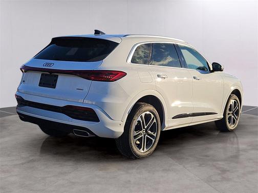 2025 Audi Q5 Premium TFSI quattro S tronic