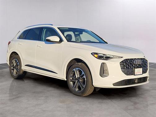 2025 Audi Q5 Premium TFSI quattro S tronic
