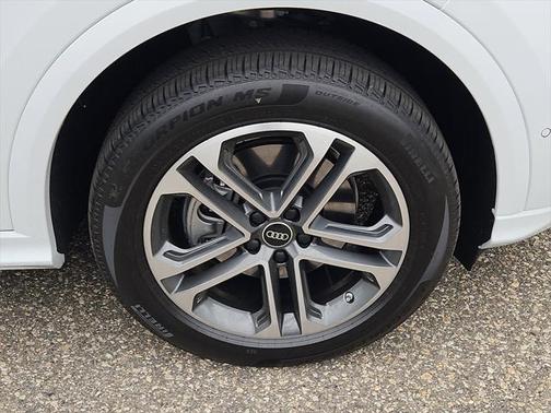 2025 Audi Q5 Premium