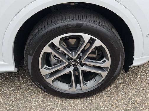 2025 Audi Q5 Premium