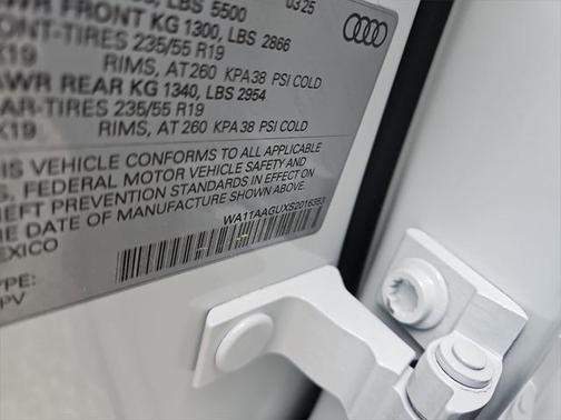 2025 Audi Q5 Premium