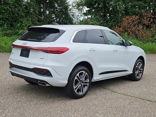 2025 Audi Q5 Premium