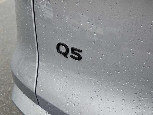 FLORETT SILV ME 2026 Audi Q5 Premium TFSI quattro S tronic