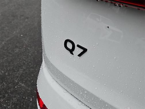 2026 Audi Q7 45 Premium
