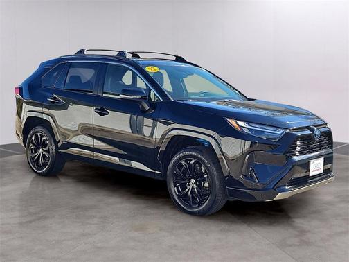 2022 Toyota RAV4 Hybrid SE