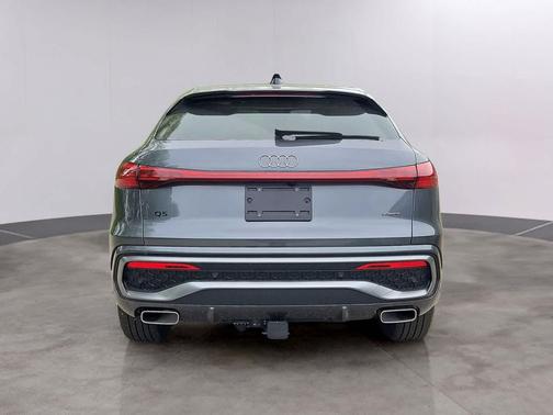 Daytona Gray Pearl Effect 2025 Audi Q5 Premium Plus TFSI quattro S tronic