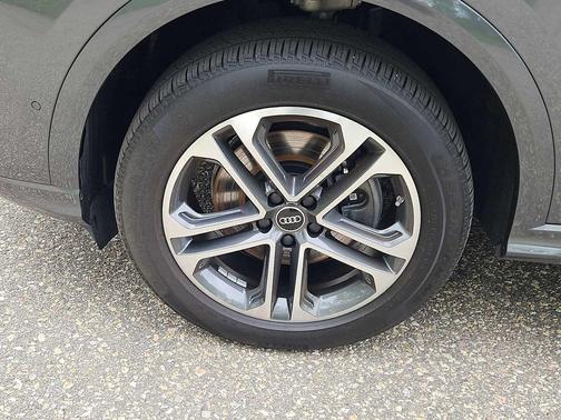 Daytona Gray Pearl Effect 2025 Audi Q5 Premium Plus TFSI quattro S tronic