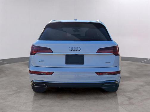 2022 Audi Q5 45 S line Premium Plus