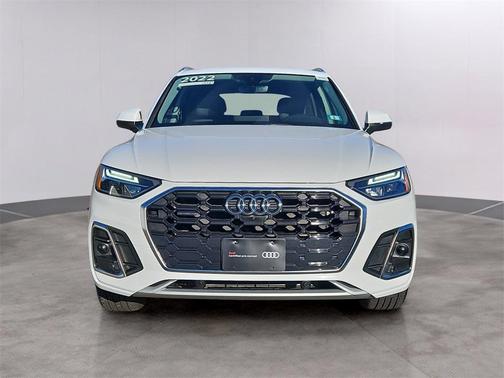 2022 Audi Q5 45 S line Premium Plus