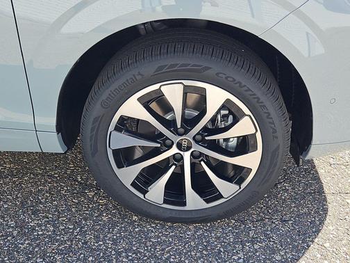 Arrow Gray Pearl Effect 2026 Audi Q3 TFSI quattro S tronic