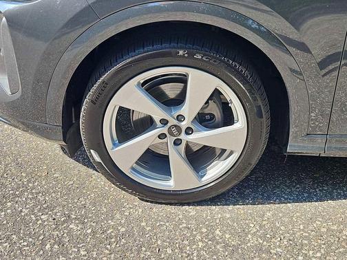 TAMBORA GRY MET 2025 Audi Q5 Prestige TFSI quattro S tronic