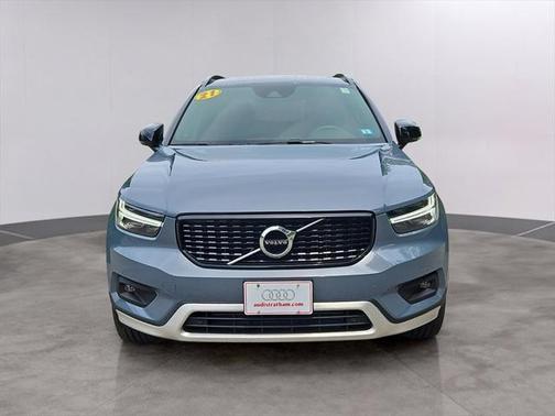 2021 Volvo XC40 T5 R-Design