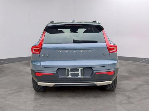 2021 Volvo XC40 T5 R-Design