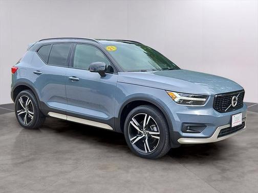 2021 Volvo XC40 T5 R-Design