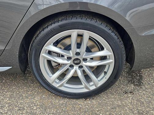 2022 Audi A4 45 S line Premium Plus