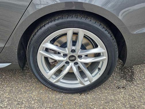 2022 Audi A4 45 S line Premium Plus