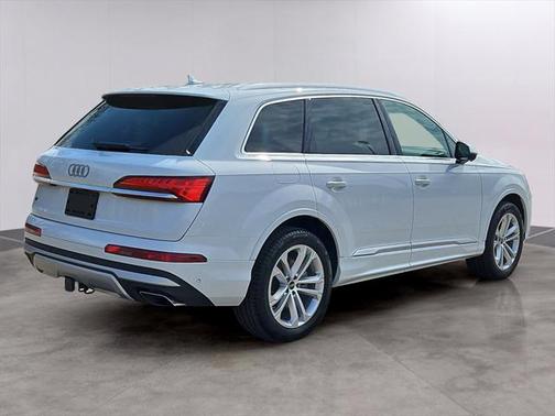 2025 Audi Q7 45 Premium