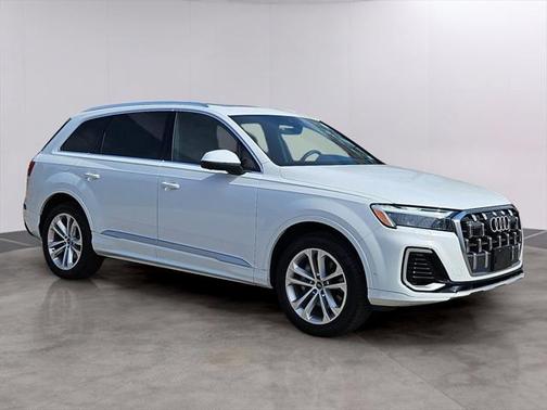 2025 Audi Q7 45 Premium