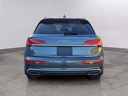 2022 Audi Q5 45 S line Premium Plus