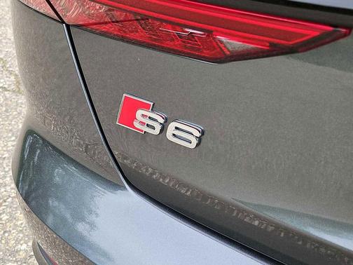 Daytona Gray Pearl Effect 2024 Audi S6 Premium Plus TFSI quattro Tiptronic