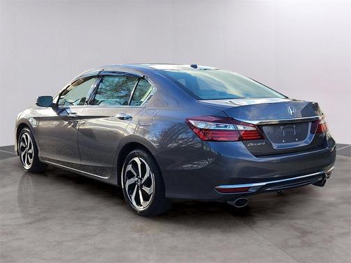 2017 Honda Accord EX-L w/Navigation & Honda Sensing