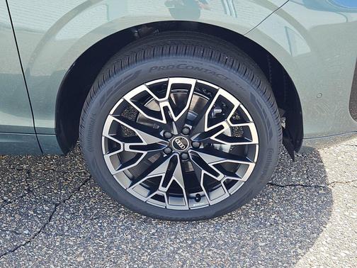 Sage Green metallic 2026 Audi Q3 TFSI quattro S tronic