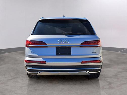2022 Audi Q7 55 Premium Plus