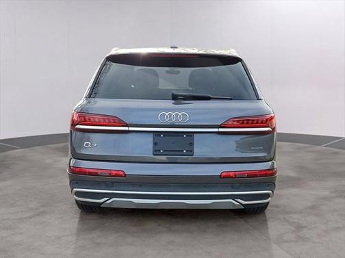 2021 Audi Q7 45 Premium