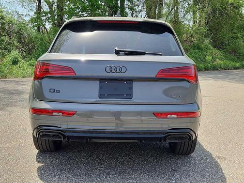 Chronos Gray Metallic 2025 Audi Q5 45 S line Premium Plus
