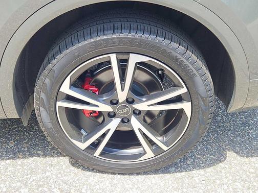 Chronos Gray Metallic 2025 Audi Q5 45 S line Premium Plus