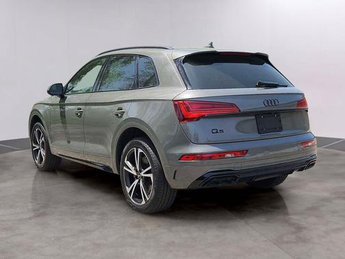 Chronos Gray Metallic 2025 Audi Q5 45 S line Premium Plus